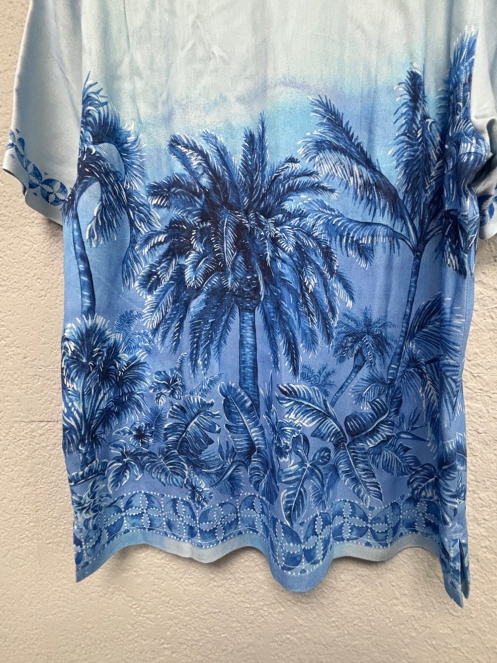 NWT Tommy Bahama Blue Gradient Palm-Print Button-Down Short Sleeve Shirt - Picture 12 of 12